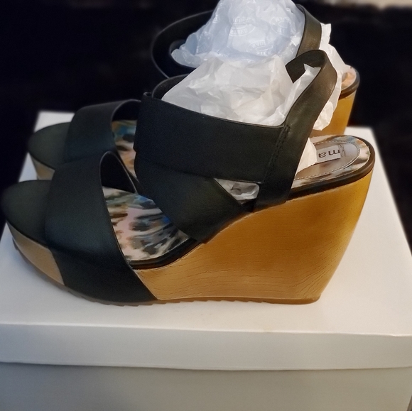 Shoes - Picture 2 of 3